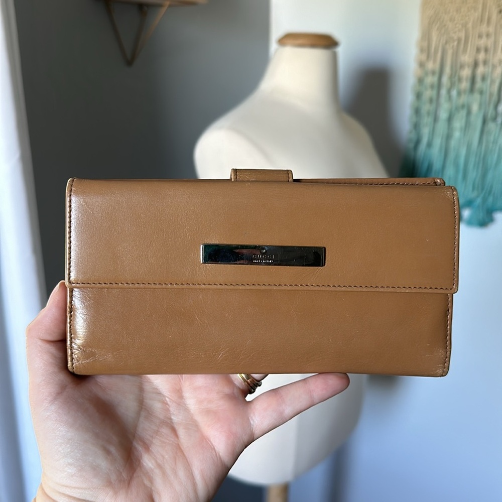 Authentic Gucci leather long wallet tan 💛INCLUDES COA!💛